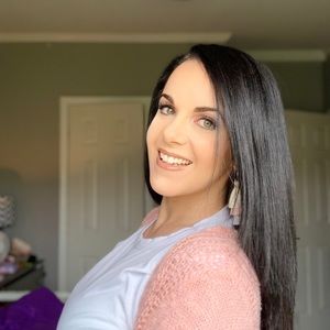 Meet your Posher, Alicia